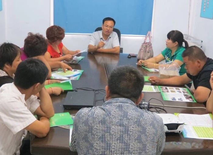 Baisheng Feed alcança cooperação estratégica com empresas de criação para ajudar o desenvolvimento da