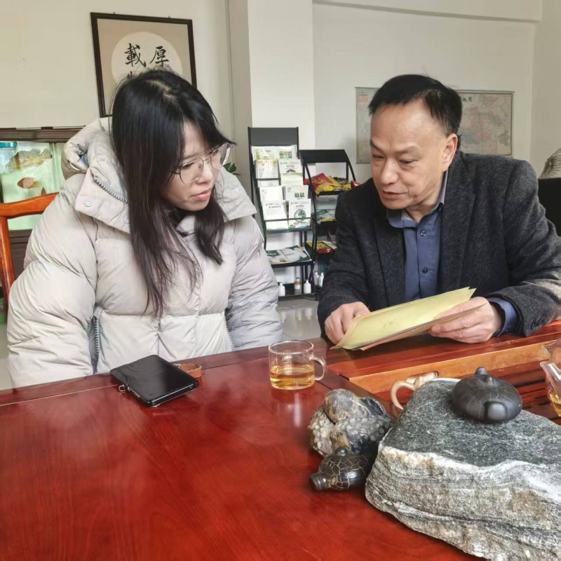 O Sr. Cao de Zhejiang visitou a fábrica de alimentos de Baosheng para uma visita de inspeção